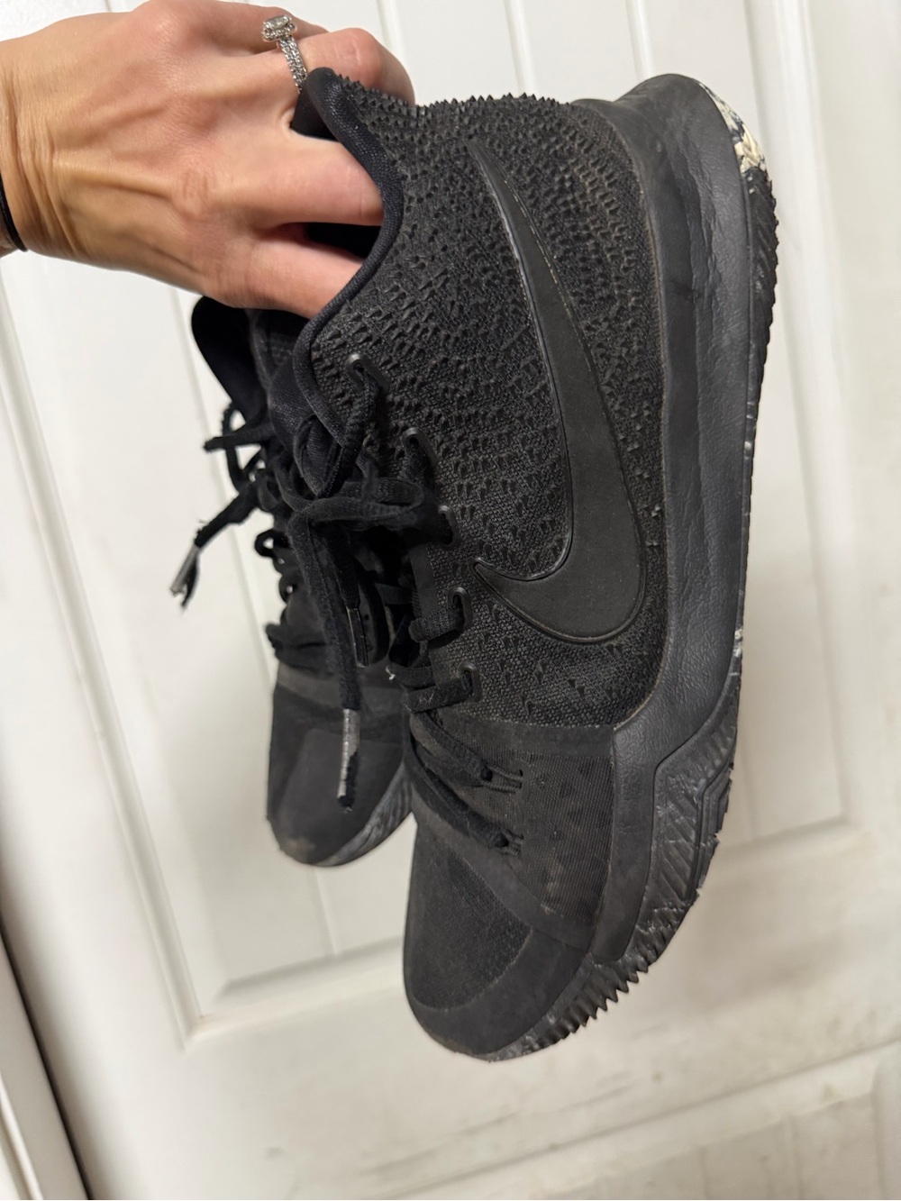 Nike Men’s Black Lightweight Knit Training Sneakers